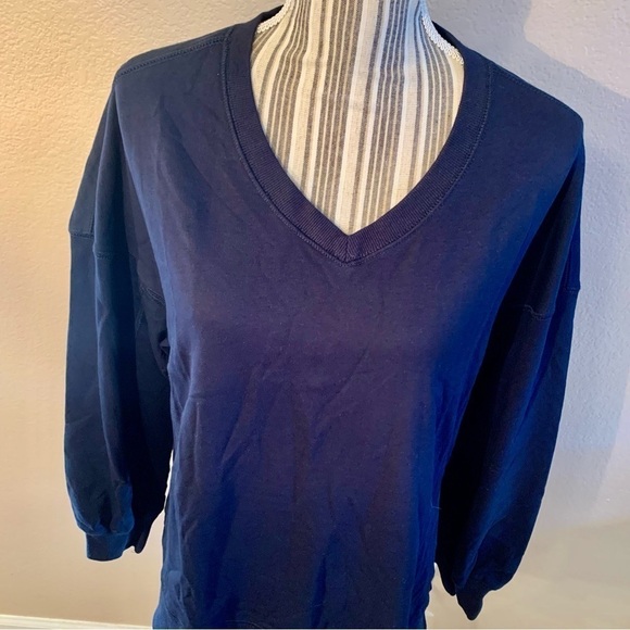 NEW Sweatshirt Medium Navy Blue V-Neck Long-Sleeved Basic Top NWOT! - Picture 2 of 13